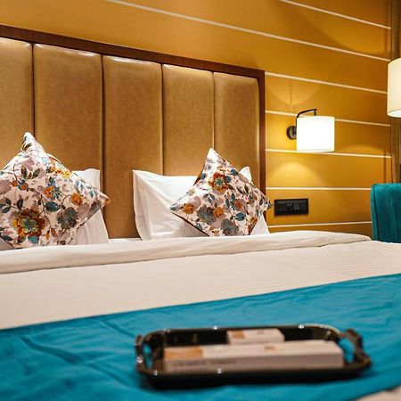 Hotel El Magnifico سورات المظهر الخارجي الصورة