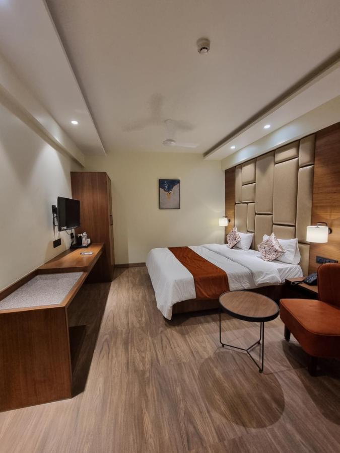 Hotel El Magnifico سورات المظهر الخارجي الصورة