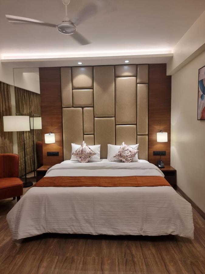 Hotel El Magnifico سورات المظهر الخارجي الصورة