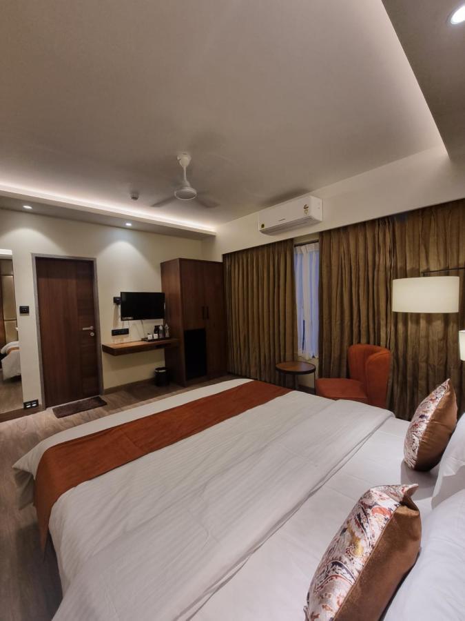 Hotel El Magnifico سورات المظهر الخارجي الصورة